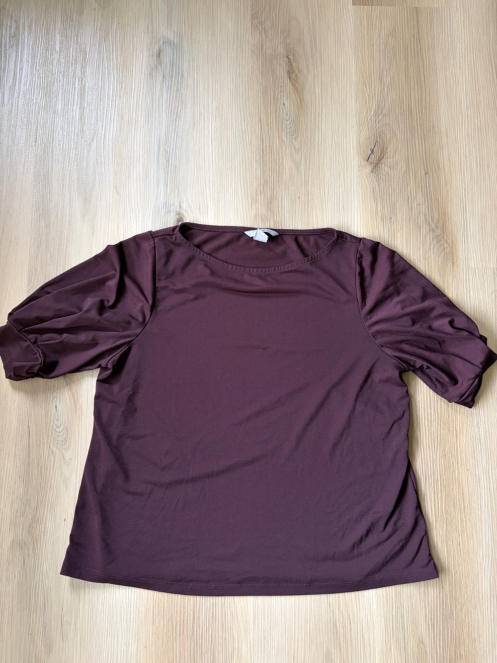 H&M - Women’s Short Sleeve Crewneck Top in Burgundy - M